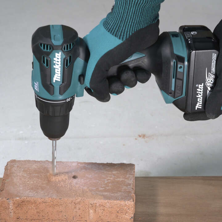 makita Schlagbohrschrauber DHP490RFX3 18V